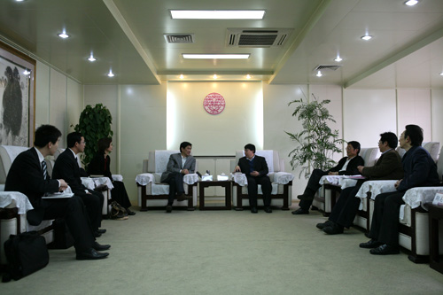 中新天津生态城管委会负责人来南开洽谈合作
