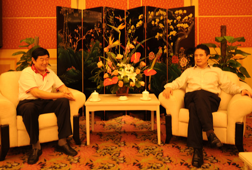 活动的<em>南开大学</em>常务<em>副校长</em>陈洪