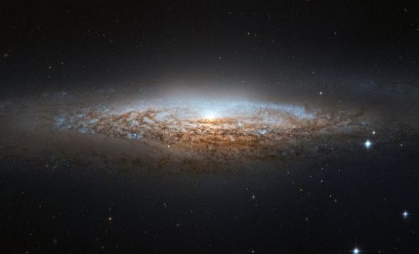 恒星爆炸冲击波形成美丽天鹅_科普_爱人网资讯中心-《爱人》杂志官方网站，中国最具专业的女性情感时尚网站