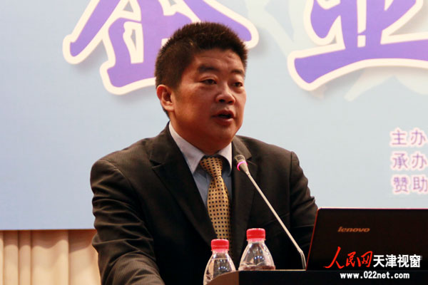 爱国者数码科技有限公司董事长兼总裁、爱国者国际化联盟发起理事冯军作主题演讲。(摄影:李楠)