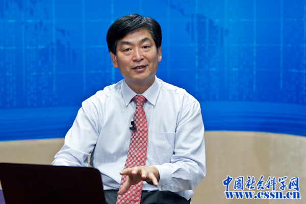 刘靖北谈新形势下怎样坚持和贯彻党的群众路线