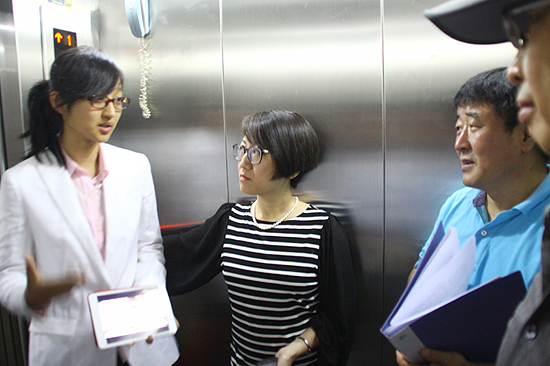 南开学子课堂挑战电梯法则