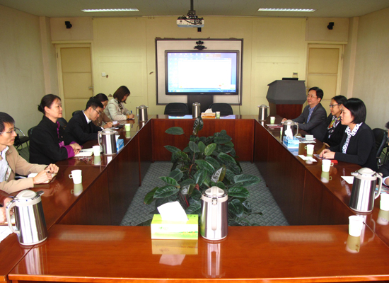 西班牙桑坦德银行、上海银行客人访问南开--南