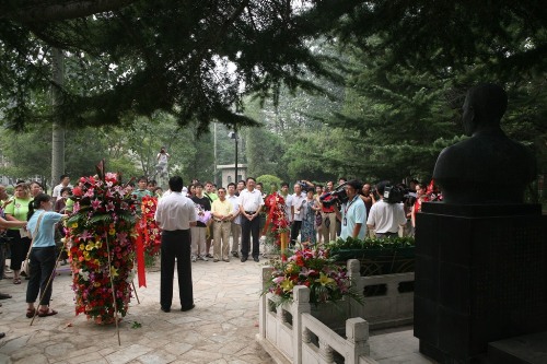 梦圆日,南开师生献礼张伯苓-综合新闻-南开大学