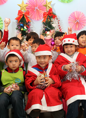 南开大学幼儿园小朋友欢乐"圣诞"